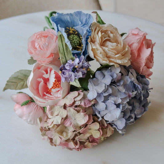 Bouquet fleurs en papier Tamara, composition florale papier tons vifs vue de face - Flowrette