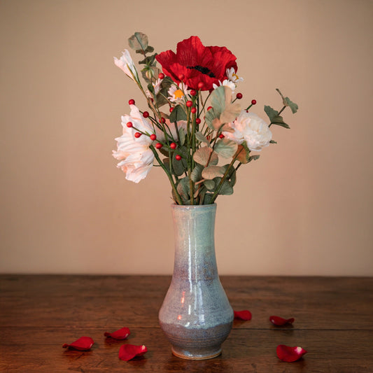 Bouquet de fleurs en papier Aznavour, composition romantique aux tons rouges - Flowrette