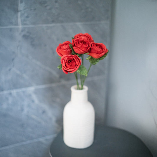 Rose rouge en papier