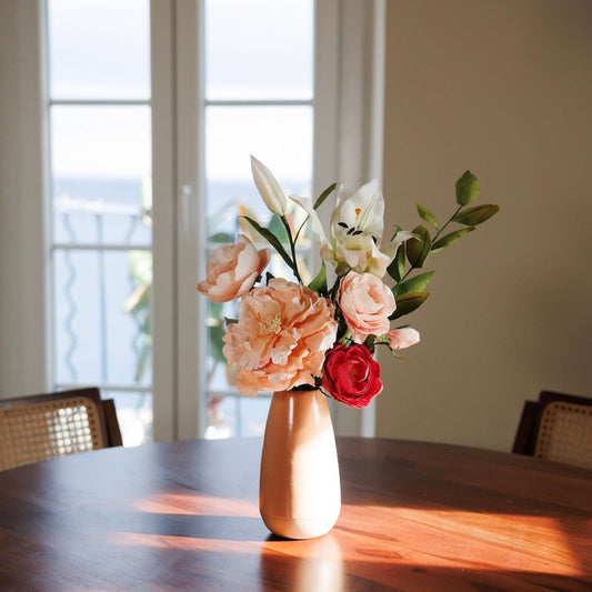 Bouquet fleurs en papier Rousseau, composition florale papier tons tropicaux vue de face - Flowrette