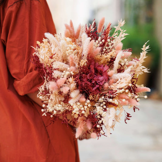 Bouquet de fleurs séchées Jules, composition volumineuse tons automnaux vue de face - Flowrette