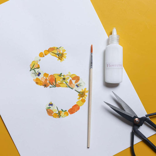Kit DIY herbier abécédaire jaune, coffret fleurs pressées - Flowrette